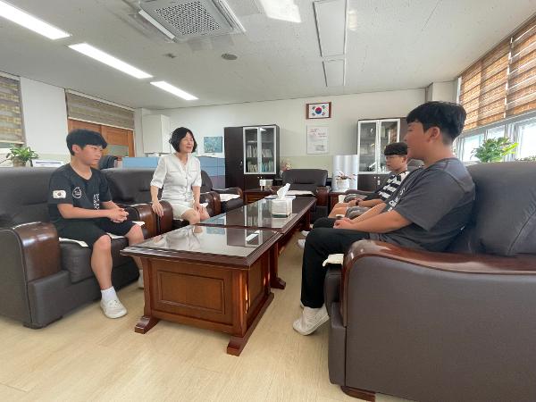 2학기 학생회 임원 임명장 수여 이미지