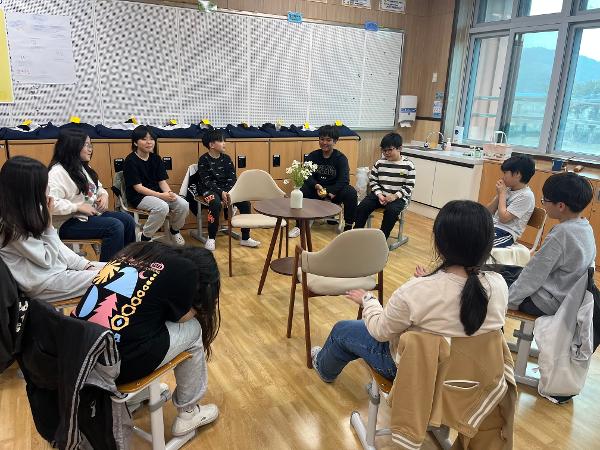써클대화 나누기 이미지